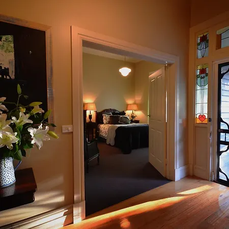Clement House Bed & Breakfast Benalla Exterior photo